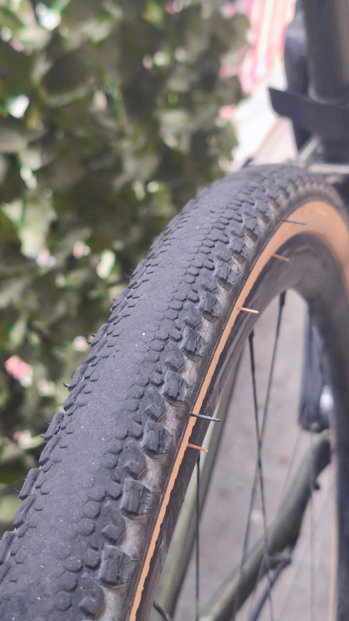 30 septembre · Détail du pneu gravel